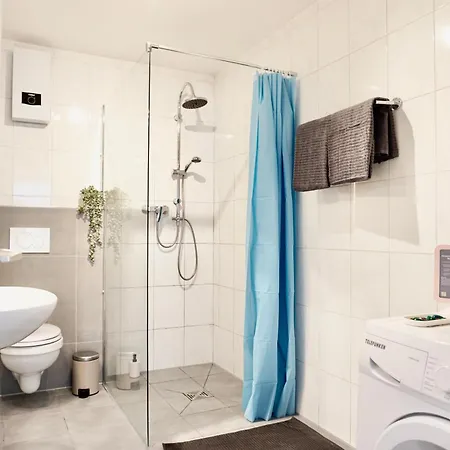 Apartment Stylisches Fuer Max 5 Personen In Naehe Zum Hbf Und Koblenzer-innenstadt *