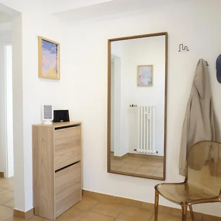 Stylisches Fuer Max 5 Personen In Naehe Zum Hbf Und Koblenzer-innenstadt Apartment