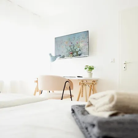 Apartment Stylisches Fuer Max 5 Personen In Naehe Zum Hbf Und Koblenzer-innenstadt *