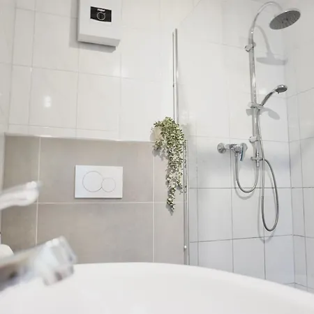 Apartment Stylisches Fuer Max 5 Personen In Naehe Zum Hbf Und Koblenzer-innenstadt