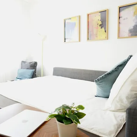 Stylisches Fuer Max 5 Personen In Naehe Zum Hbf Und Koblenzer-innenstadt Apartment *